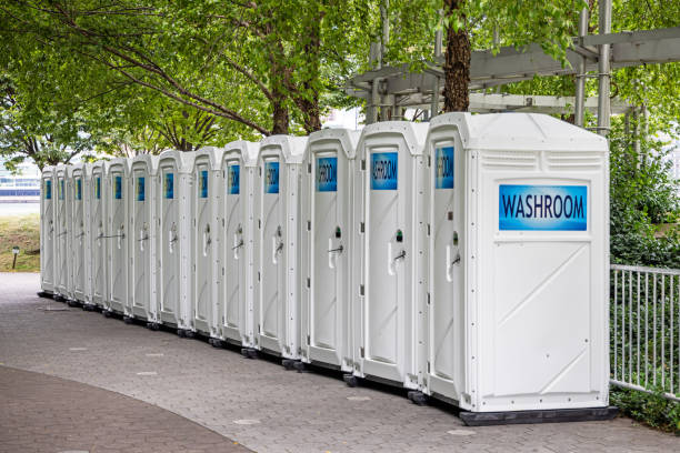 Best Porta potty rental near me  in Apple Valley, OH