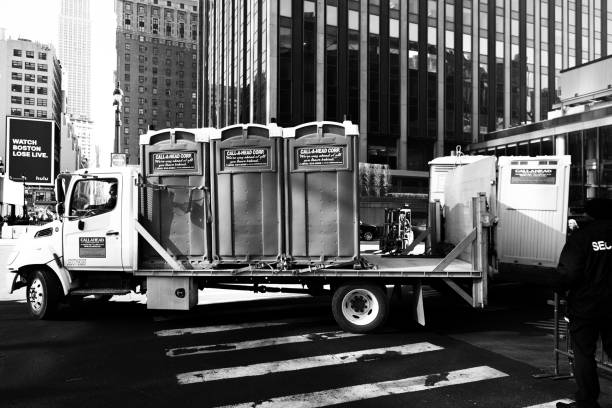 Best Porta potty delivery and setup  in Apple Valley, OH